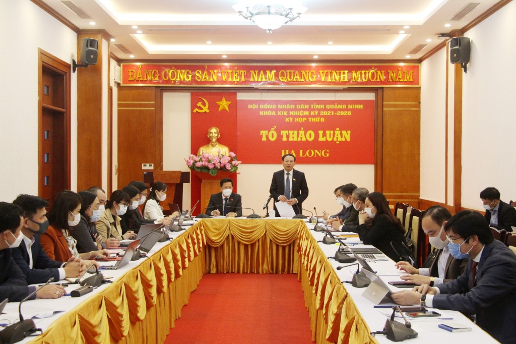 Ủy viên Trung ương Đảng, Bí thư Tỉnh ủy, Chủ tịch HĐND tỉnh Nguyễn Xuân Ký phát biểu thảo luận Tổ tại Kỳ họp Ảnh: Q.M.G