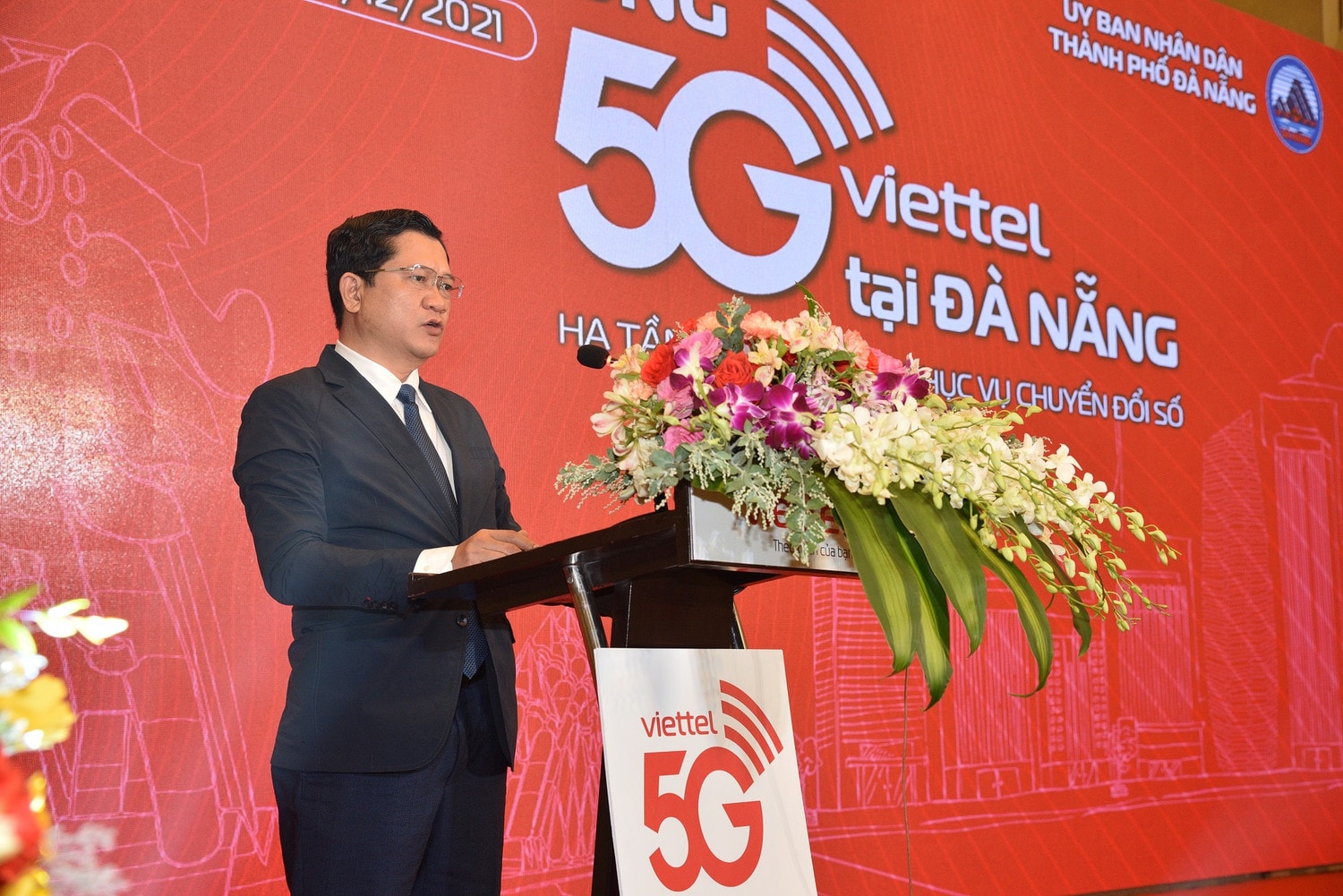 Ông Trần Phước Sơn, Phó Chủ tịch UBND Thành phố Đà Nẵng phát biểu tại lễ khai trương mạng 5G Viettel Ông Trần Phước Sơn, Phó Chủ tịch UBND Thành phố Đà Nẵng phát biểu tại lễ khai trương mạng 5G Viettel