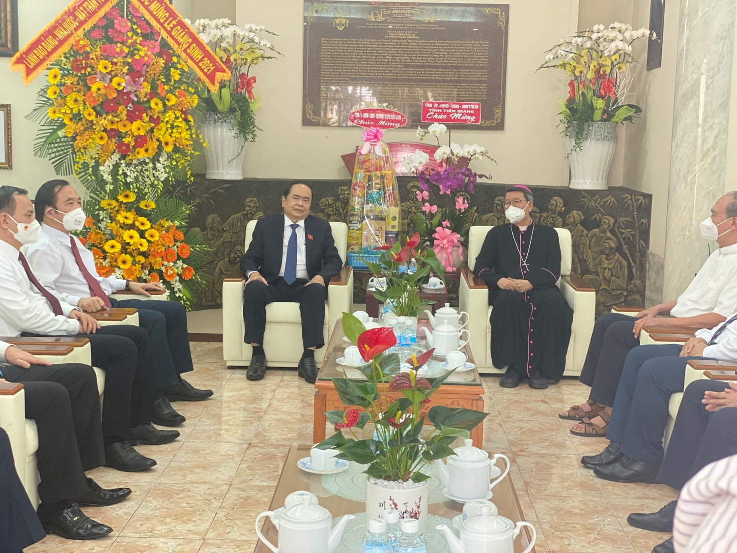 Phó Chủ tịch Thường trực Quốc Hội Trần Thanh Mẫn thăm Tòa Giám mục Giáo phận Mỹ Tho