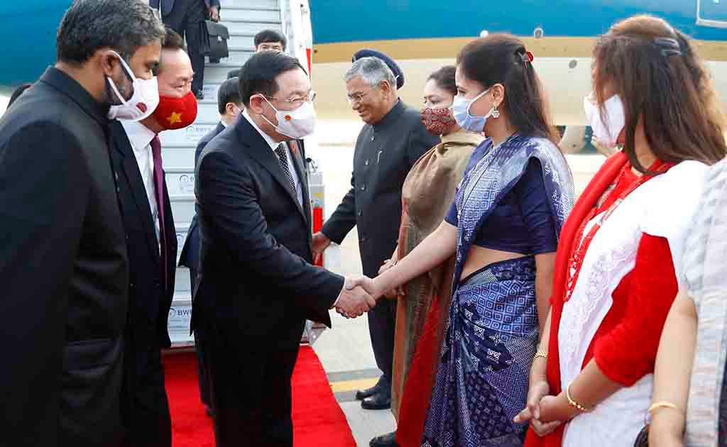 Chủ tịch Quốc hội Vương Đình Huệ đến sân bay quân sự Palam, Thủ đô New Delhi Ảnh: Doãn Tấn/TTXVN Chủ tịch Quốc hội Vương Đình Huệ đến sân bay quân sự Palam, Thủ đô New Delhi Ảnh: Doãn Tấn/TTXVN