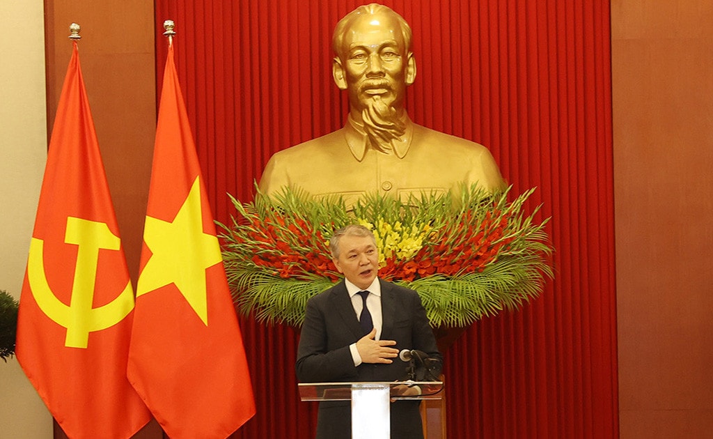 Phó Chủ tịch Đảng Cộng sản Liên bang Nga Leonid Kalashnikov phát biểu tại buổi lễ Ảnh: Trí Dũng