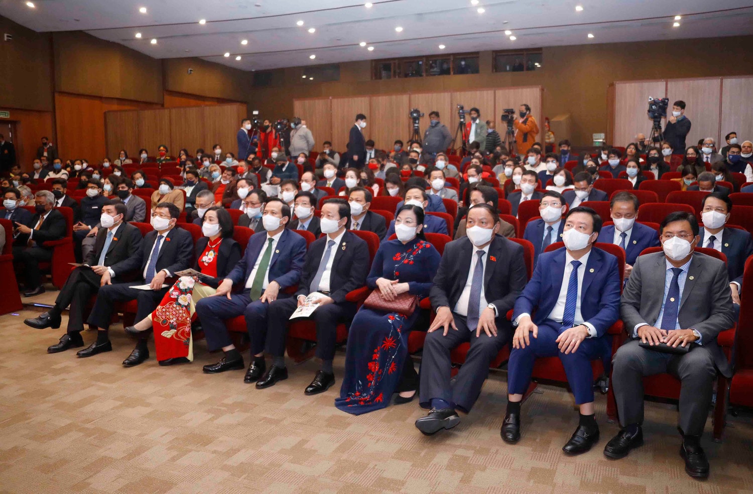 Đoàn đại biểu cấp cao Việt Nam dự Lễ kỷ niệm 5 năm quan hệ Đối tác chiến lược toàn diện Việt Nam - Ấn Độ Ảnh: Doãn Tấn/TTXVN Đoàn đại biểu cấp cao Việt Nam dự Lễ kỷ niệm 5 năm quan hệ Đối tác chiến lược toàn diện Việt Nam - Ấn Độ Ảnh: Doãn Tấn/TTXVN
