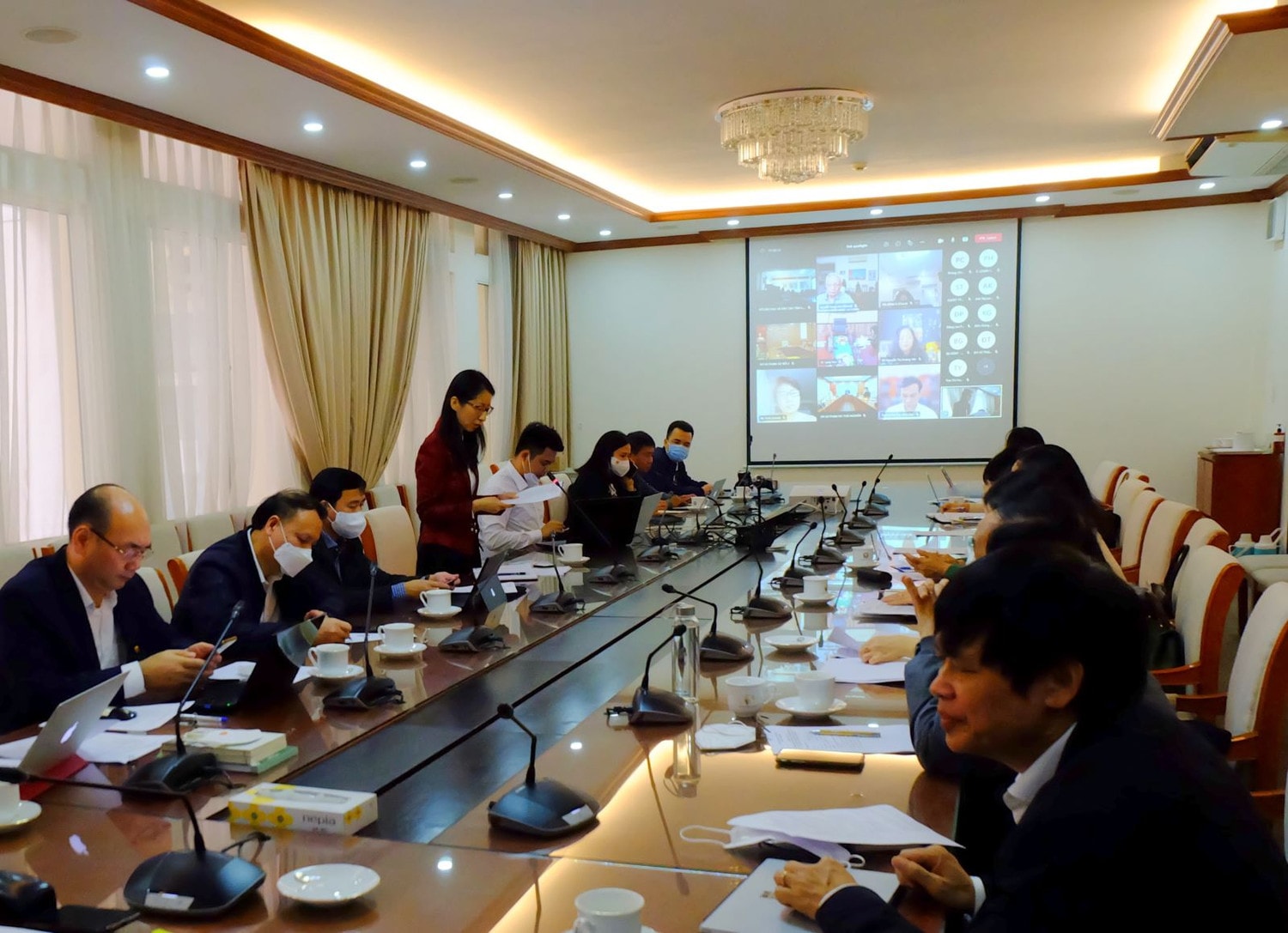 Phiên họp diễn ra tại Hà Nội, kết hợp trực tuyến Phiên họp diễn ra tại Hà Nội, kết hợp trực tuyến