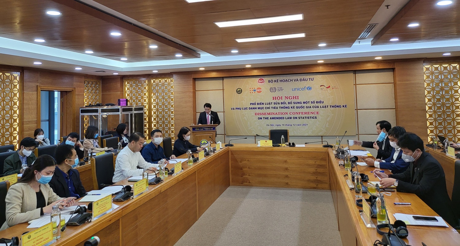 Thứ trưởng Bộ Kế hoạch và Đầu tư Trần Quốc Phương phát biểu khai mạc tại hội nghị