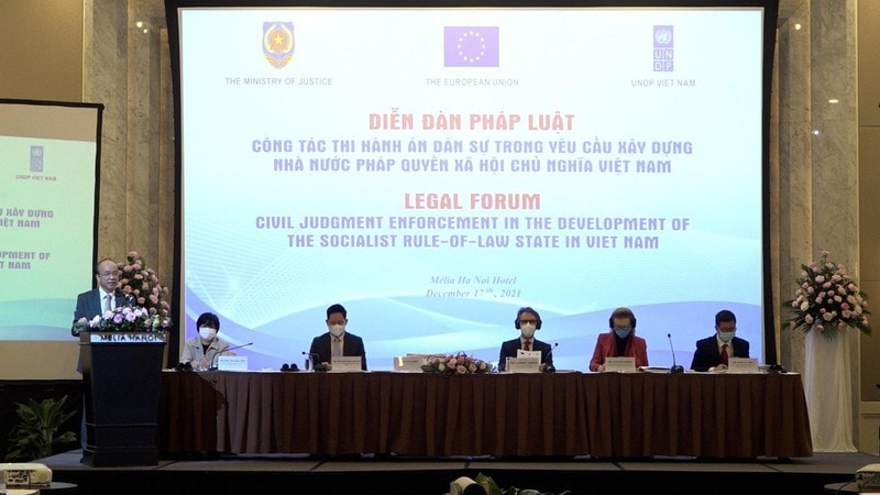Diễn đàn đối thoại pháp luật
