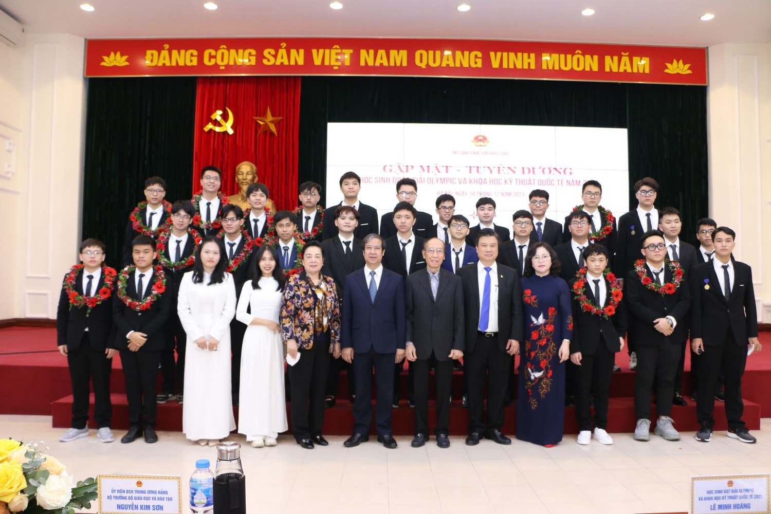 Các học sinh đoạt giải Olympic và Khoa học kỹ thuật quốc tế năm 2021 Các học sinh đoạt giải Olympic và Khoa học kỹ thuật quốc tế năm 2021