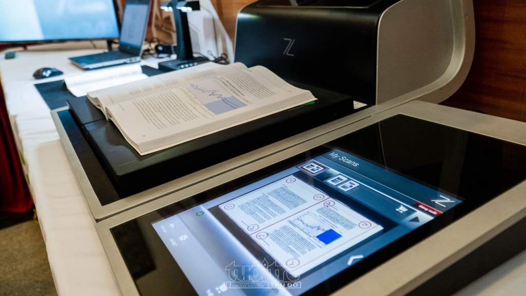 Hệ thống máy scan giúp thư viện đưa sách lên nền tảng số nhanh chóng Nguồn: tuoitrethudo.com.vn