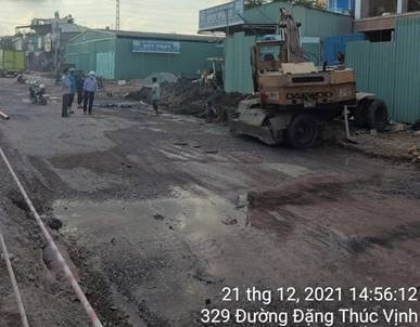 Công trình đường Đặng Thúc Vịnh đang thi công, chưa bàn giao đủ mặt bằng cho ngành điện bố trí công trình điện mới trước khi thu hồi lưới điện hiện hữu
