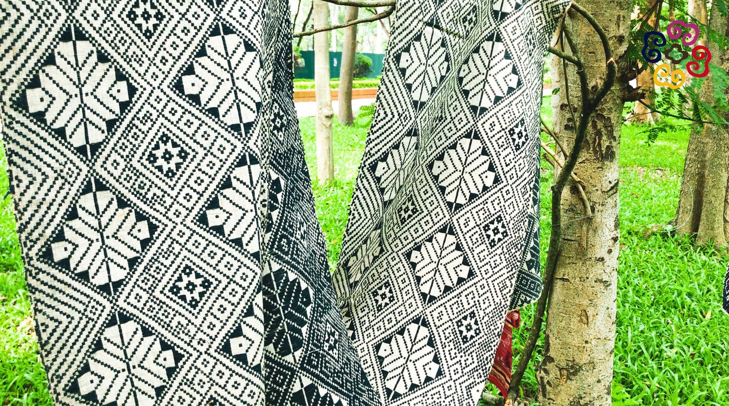  Hoa văn cây boọc bên