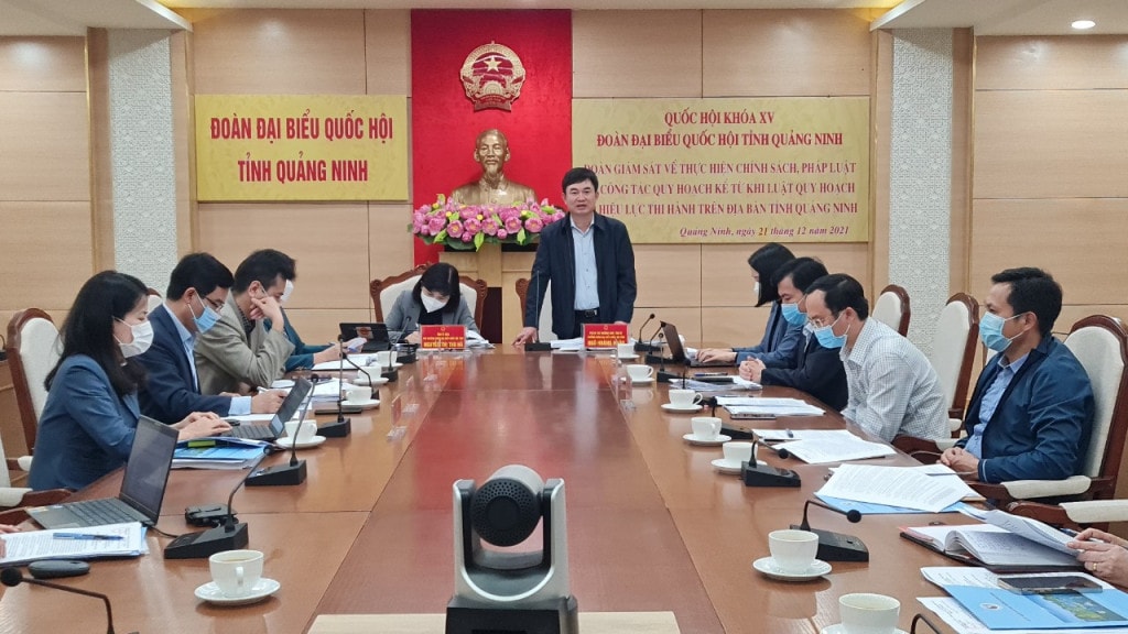 Đồng chí Ngô Hoàng Ngân, Phó Bí thư Thường trực Tỉnh ủy, Trưởng đoàn ĐBQH tỉnh kết luận buổi giám sát.