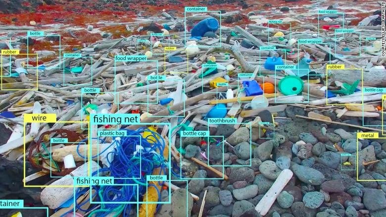 Máy bay không người lái của Ellipsis Earth phân loại loại rác từ trên không bằng công nghệ trí tuệ nhân tạo. Ảnh: CNN
