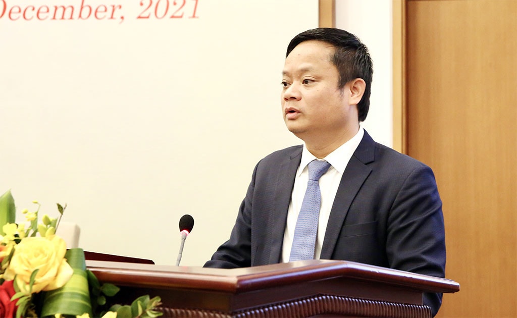 Phó Chủ nhiệm Văn phòng Quốc hội Vũ Minh Tuấn báo cáo chương trình Kỳ họp