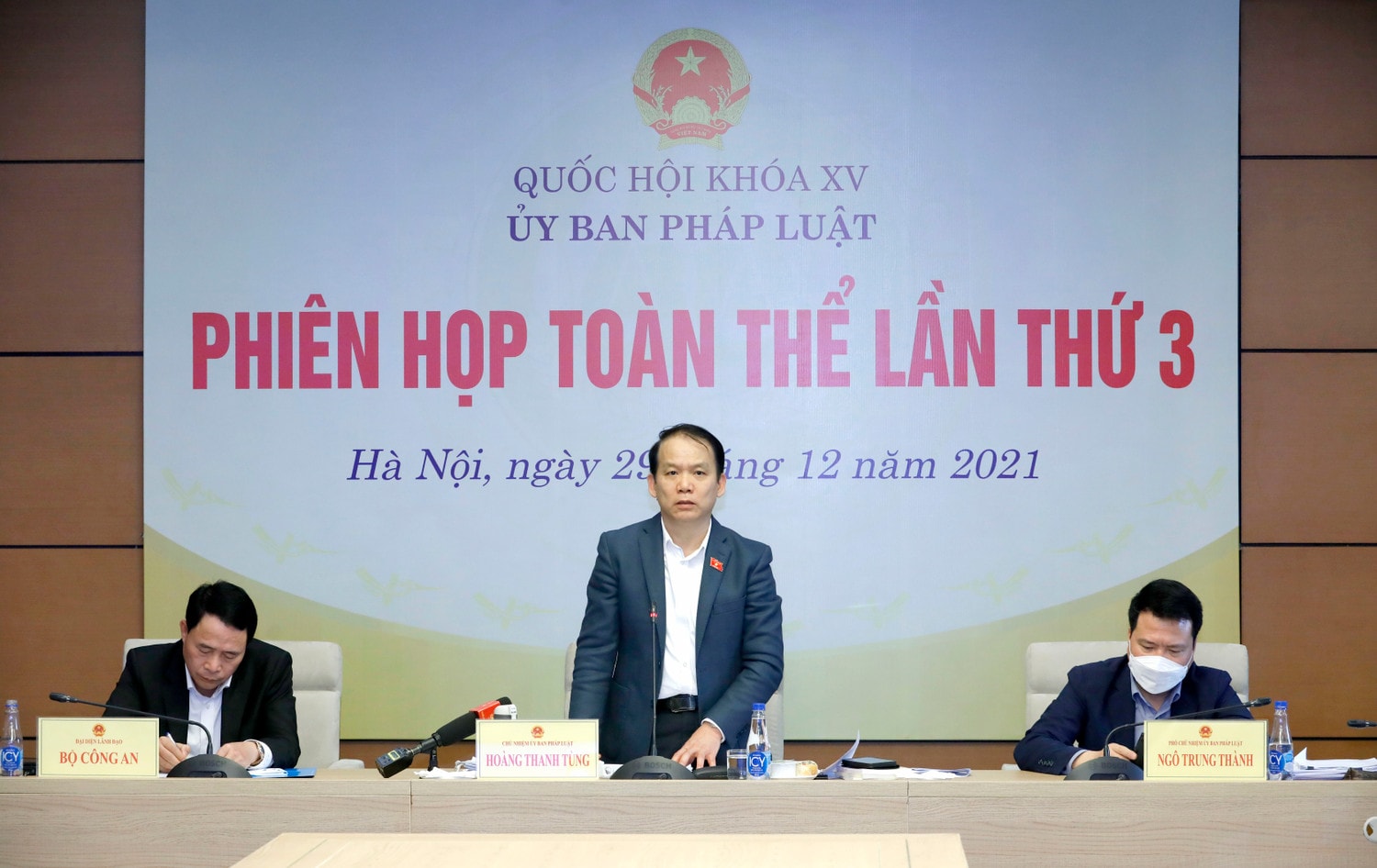 	Chủ nhiệm Ủy ban Pháp luật Hoàng Thanh Tùng phát biểu tại tại phiên họp toàn thể lần thứ 3 của Ủy ban Pháp luật Ảnh: Hồ Long