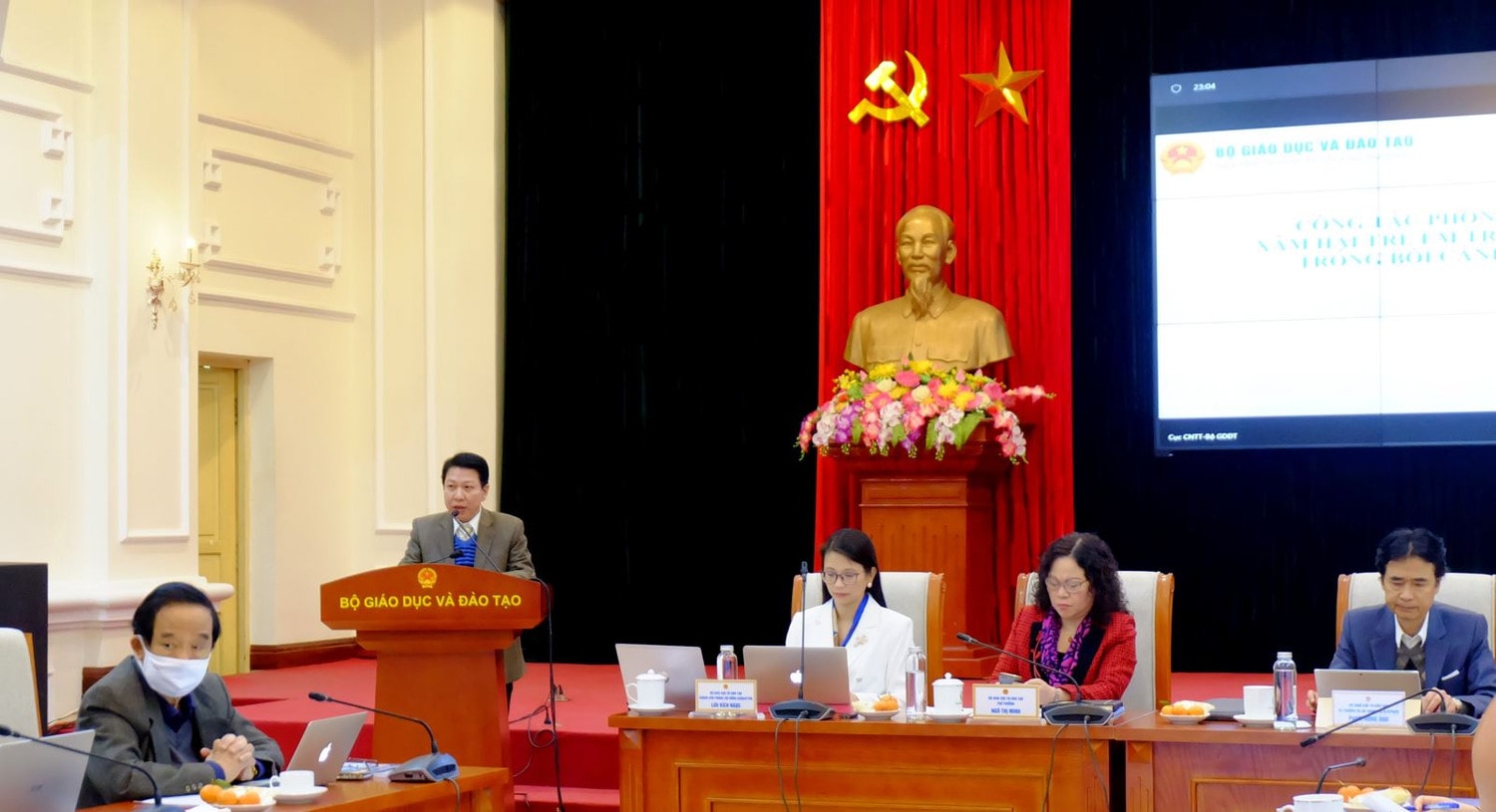 Nhiều ý kiến tại Hội thảo khẳng định vai trò quan trọng của giáo dục trong phòng chống bạo lực học đường, tệ nạn xã hội trong trường học Nhiều ý kiến tại Hội thảo khẳng định vai trò quan trọng của giáo dục trong phòng chống bạo lực học đường, tệ nạn xã hội trong trường học