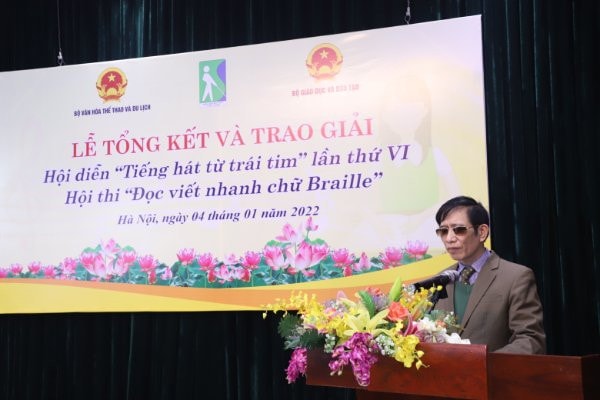 Chủ tịch Hội Người mù Việt Nam Phạm Viết Thu phát biểu tại buổi lễ
