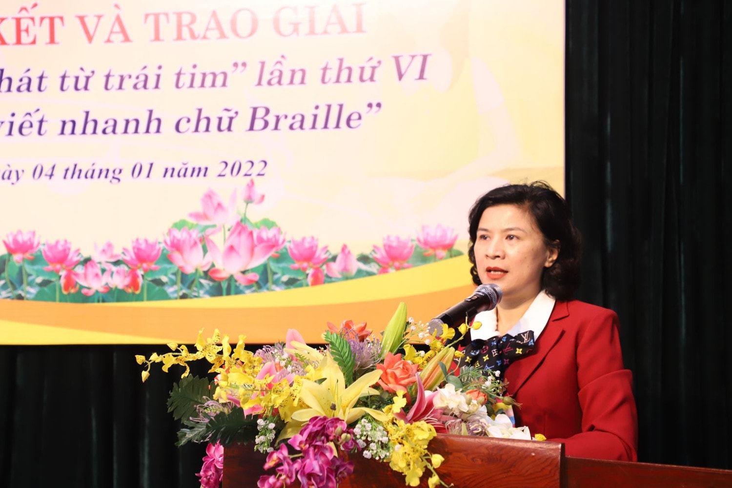 PGS, TS. Vũ Thị Tú Anh, Phó Vụ trưởng Vụ Giáo dục thường xuyên phát biểu tại buổi lễ PGS, TS. Vũ Thị Tú Anh, Phó Vụ trưởng Vụ Giáo dục thường xuyên phát biểu tại buổi lễ