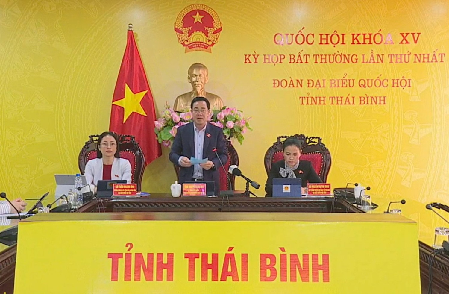 ĐBQH Nguyễn Văn Huy (Thái Bình) phát biểu tại điểm cầu tỉnh Thái Bình