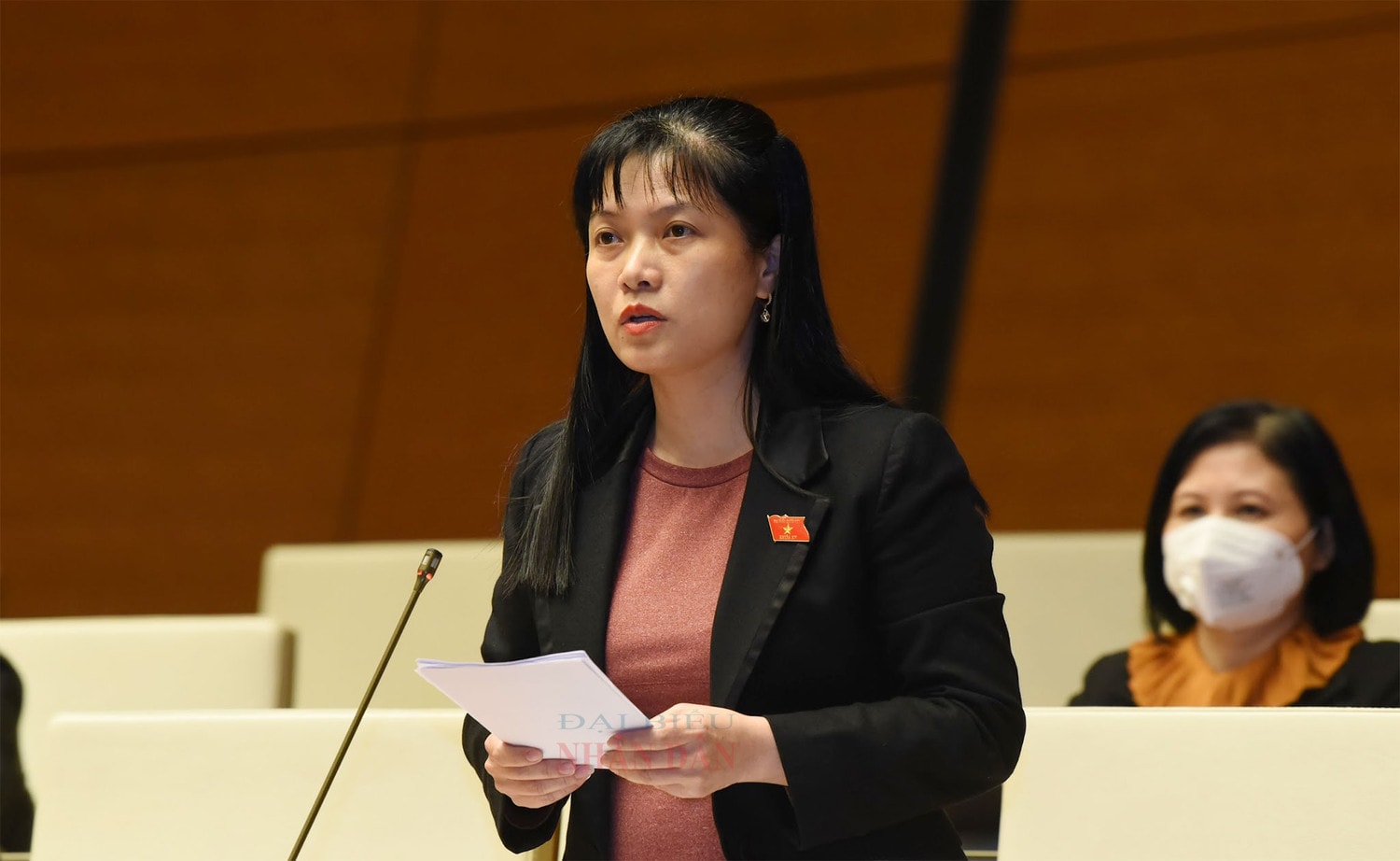 Đại biểu Tạ Thi Yên (Điện Biên) phát biểu tại Hội trường Ảnh: Quang Khánh