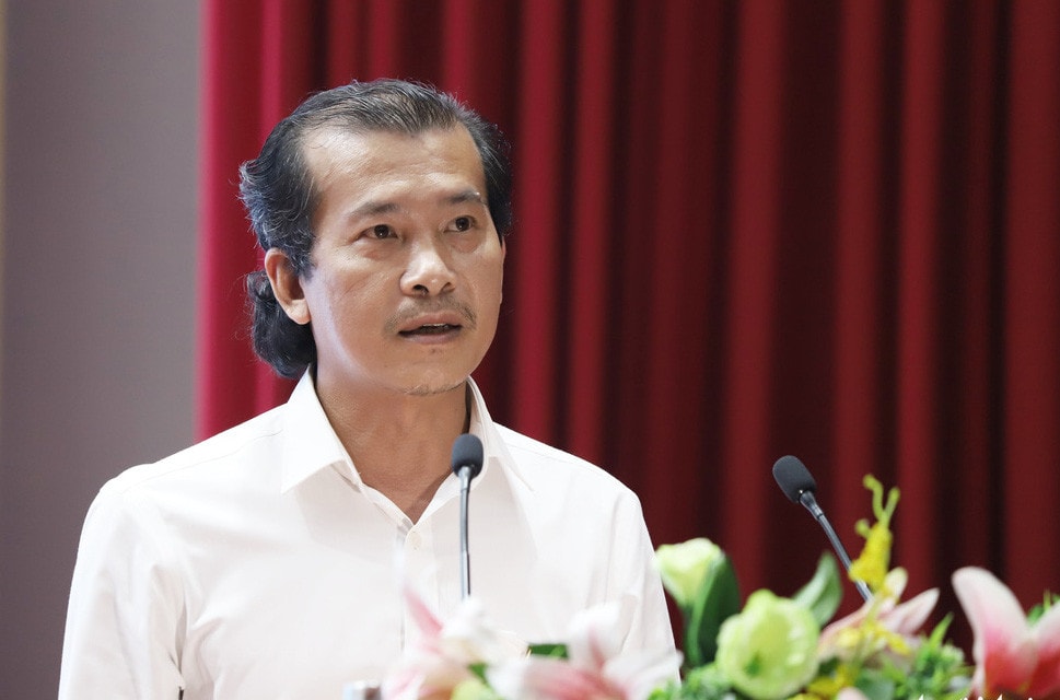 Ông Phan Văn Tâm - giám đốc marketing Công ty cổ phần phân bón Bình Điền - cảm ơn Tỉnh ủy, UBND tỉnh Sóc Trăng tạo mọi điều kiện thuận lợi để chương trình trao học bổng cho tân sinh viên được diễn ra trong bối cảnh dịch bệnh COVID-19