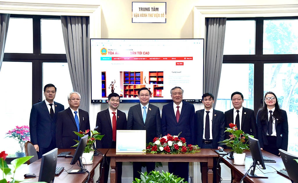 Chủ tịch Quốc hội Vương Đình Huệ với Lãnh đạo Trung tâm thư viện số Chủ tịch Quốc hội Vương Đình Huệ với Lãnh đạo Trung tâm thư viện số