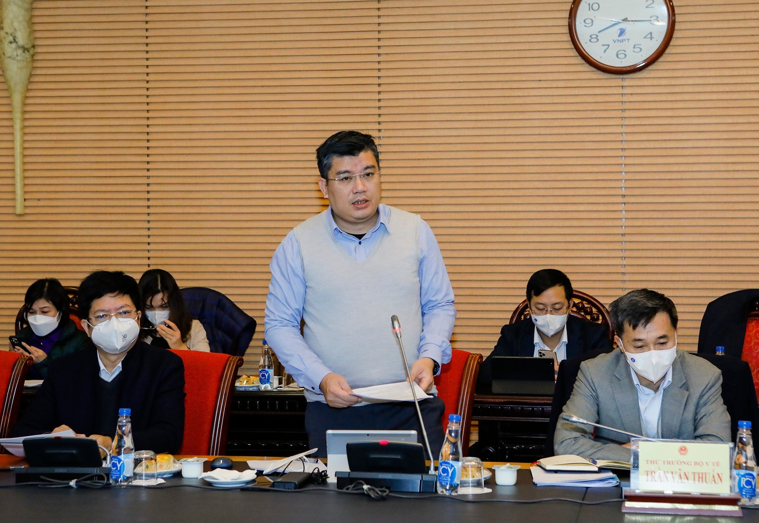 Đại diện Bộ Y tế trình bày báo cáo