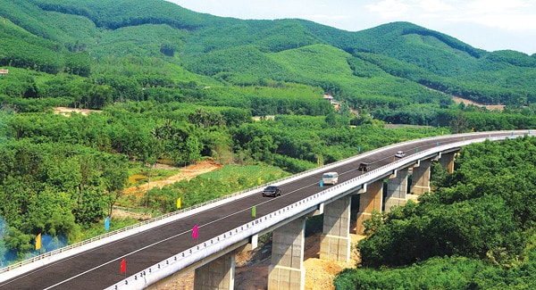 Chủ trương tập trung ưu tiên bố trí vốn thực hiện Dự án cao tốc Bắc - Nam phía Đông từ Chương trình phục hồi, phát triển kinh tế - xã hội được nhiều cử tri đồng thuận, đánh giá cao Ảnh: minh họa
