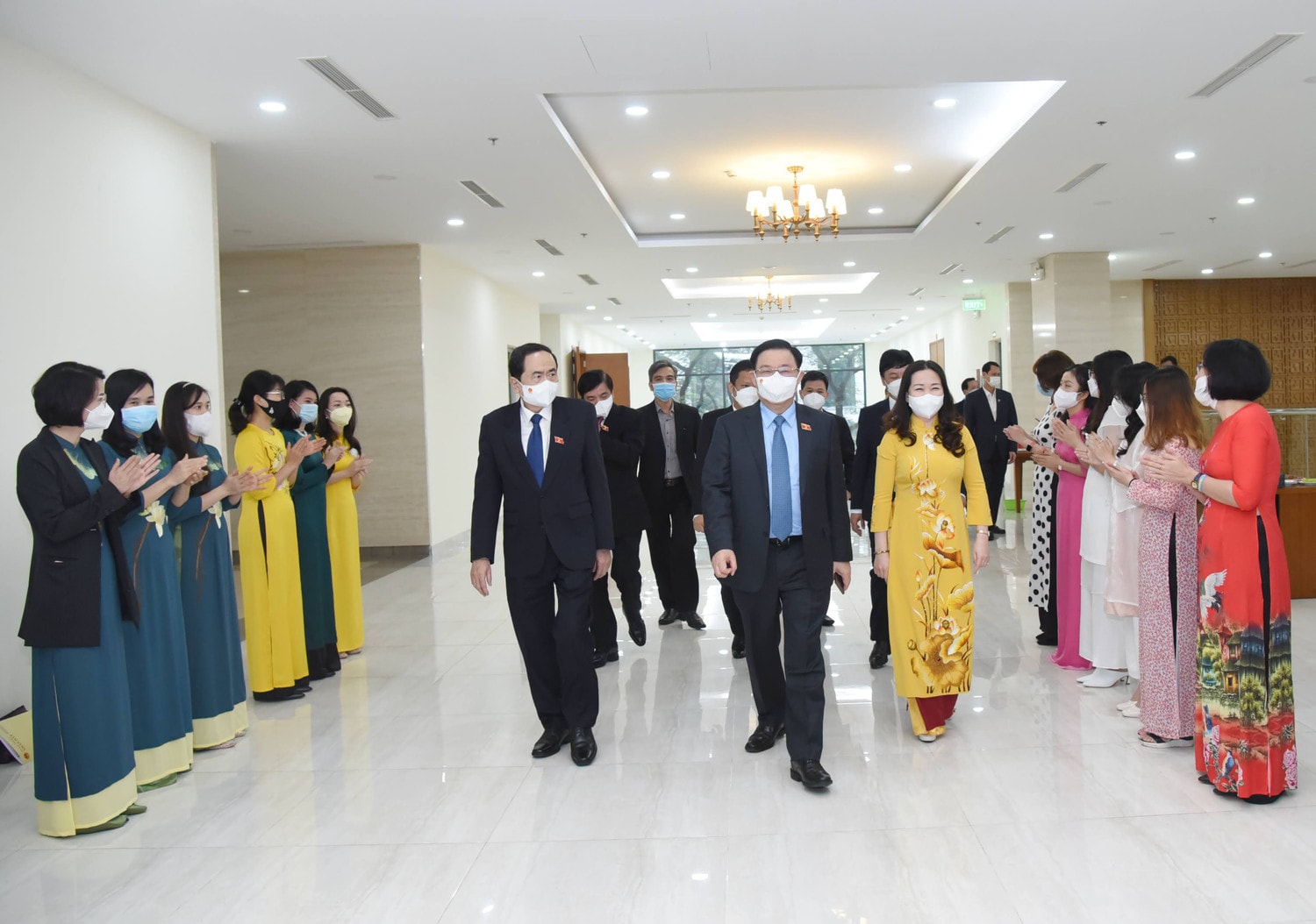 Chủ tịch Quốc hội Vương Đình Huệ, Phó Chủ tịch Thường trực Quốc hội Trần Thanh Mẫn dự Hội nghị tổng kết công tác năm 2021 và triển khai nhiệm vụ năm 2022 của Báo Đại biểu Nhân dân Ảnh: Quang Khánh Chủ tịch Quốc hội Vương Đình Huệ, Phó Chủ tịch Thường trực Quốc hội Trần Thanh Mẫn dự Hội nghị tổng kết công tác năm 2021 và triển khai nhiệm vụ năm 2022 của Báo Đại biểu Nhân dân Ảnh: Quang Khánh