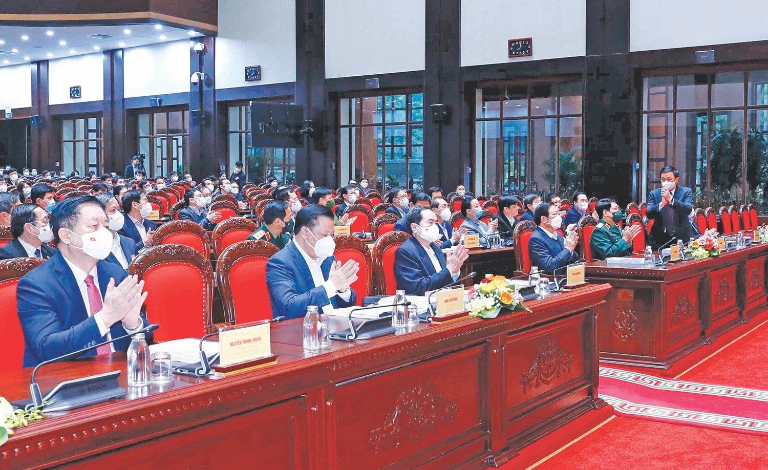 Các đồng chí lãnh đạo Đảng, Nhà nước dự hội nghị
