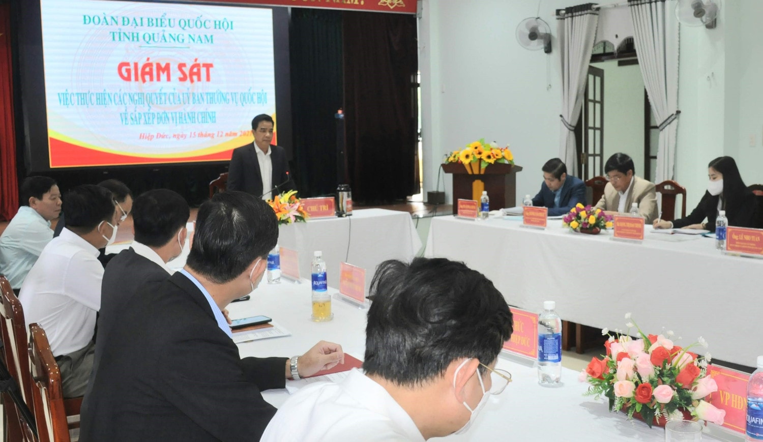 Đoàn ĐBQH tỉnh Quảng Nam giám sát việc thực hiện các nghị quyết của Ủy ban Thường vụ Quốc hội về sắp xếp các đơn vị hành chính cấp xã giai đoạn 2019 - 2021 tại huyện Hiệp Đức Ảnh: Thanh Tâm