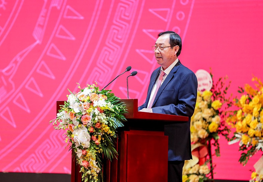 Tổng giám đóc Agribank Tiết Văn Thành báo cáo đánh giá kết quả hoạt động kinh doanh năm 2021, mục tiêu, nhiệm vụ và giải pháp kinh doanh năm 2022 của Agribank