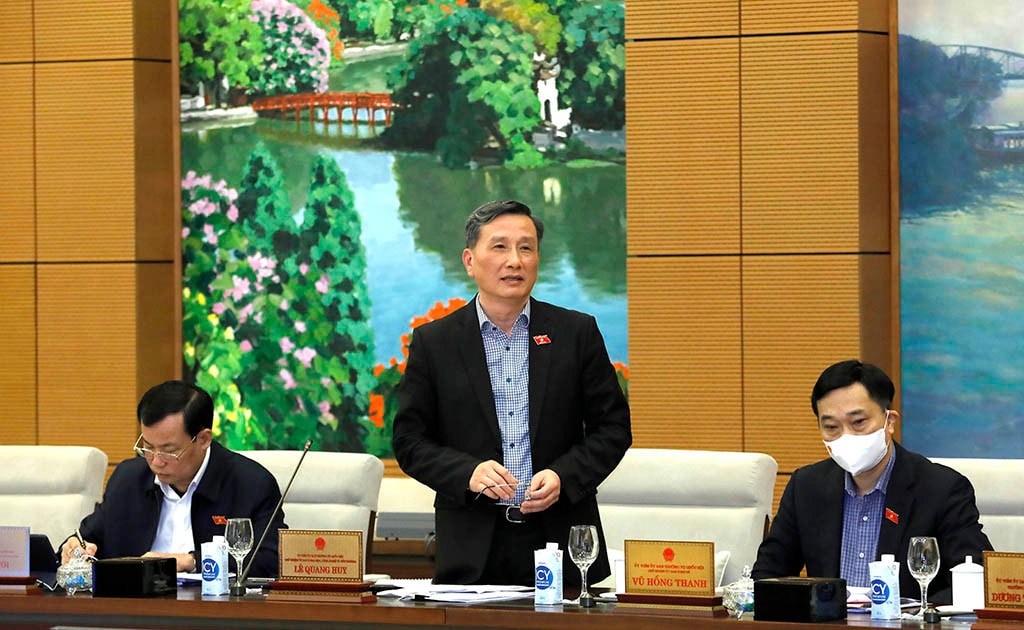 Chủ nhiệm Uỷ ban Khoa học, Công nghệ và Môi trường Lê Quang Huy phát biểu