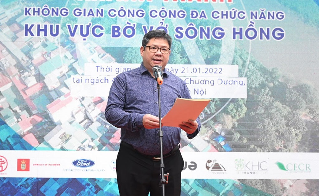Phó chủ tịch thường trực UBND quận Hoàn Kiếm Nguyễn Anh Quân phát biểu tại lễ khánh thành.