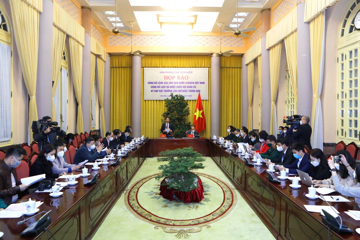 	Toàn cảnh cuộc họp báo