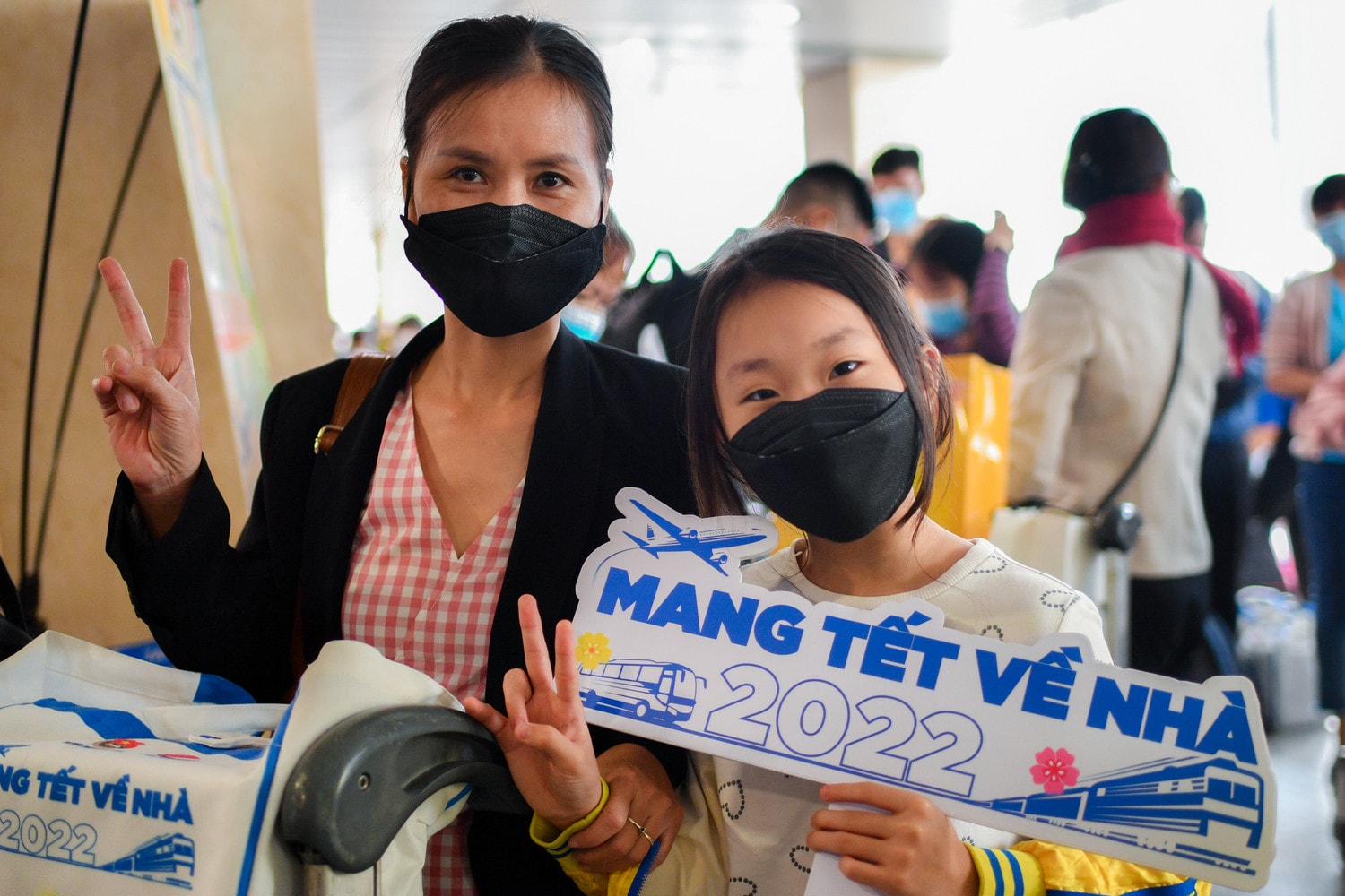 Chương trình “Mang Tết về nhà” năm 2022 gồm các hoạt động ý nghĩa, thiết thực nhằm chăm lo, hỗ trợ thanh niên có hoàn cảnh khó khăn Chương trình “Mang Tết về nhà” năm 2022 gồm các hoạt động ý nghĩa, thiết thực nhằm chăm lo, hỗ trợ thanh niên có hoàn cảnh khó khăn