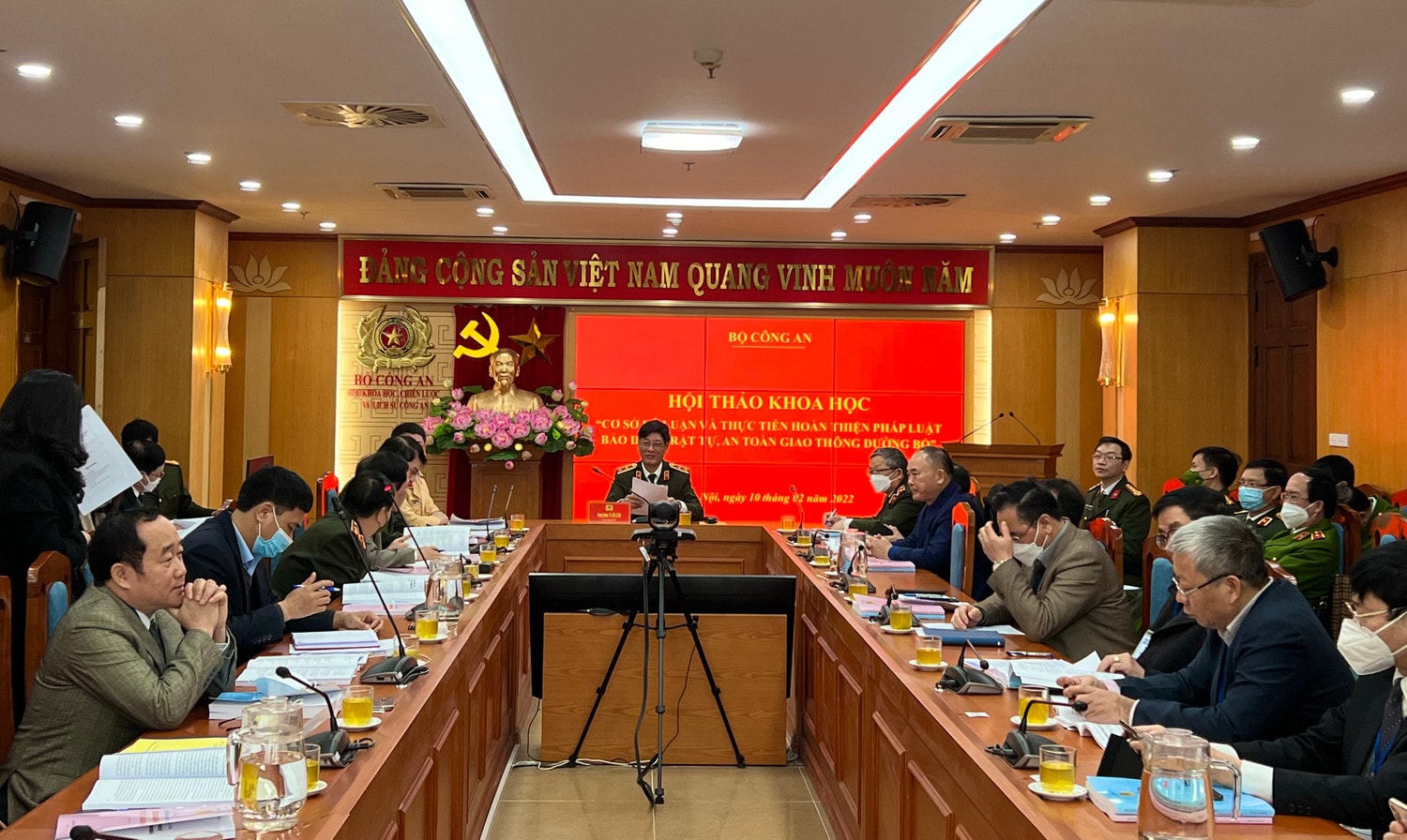 Hội thảo khoa học cấp bộ về Cơ sở lý luận và thực tiễn hoàn thiện pháp luật bảo đảm trật tự, an toàn giao thông