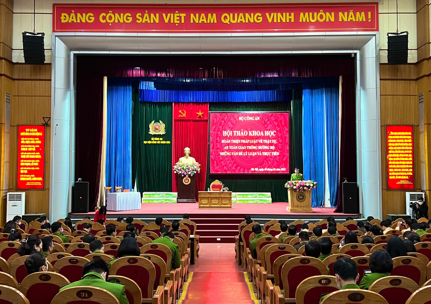 Hội thảo khoa học cấp bộ về Hoàn thiện pháp luật về trật tự, an toàn giao thông đường bộ - những vấn đề lý luận và thực tiễn