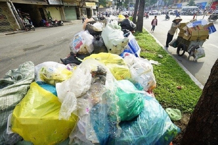 Lượng túi ni-lông tăng lên từng ngày_ ITN