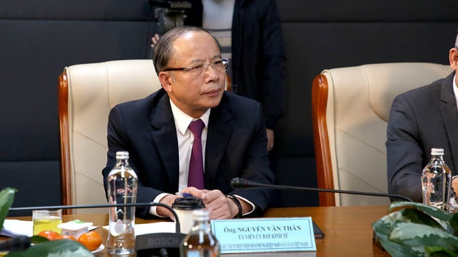 Chủ tịch Hiệp hội DNNVV Nguyễn Văn Thân tham gia một tọa đàm do Báo Đại biểu Nhân dân tổ chức