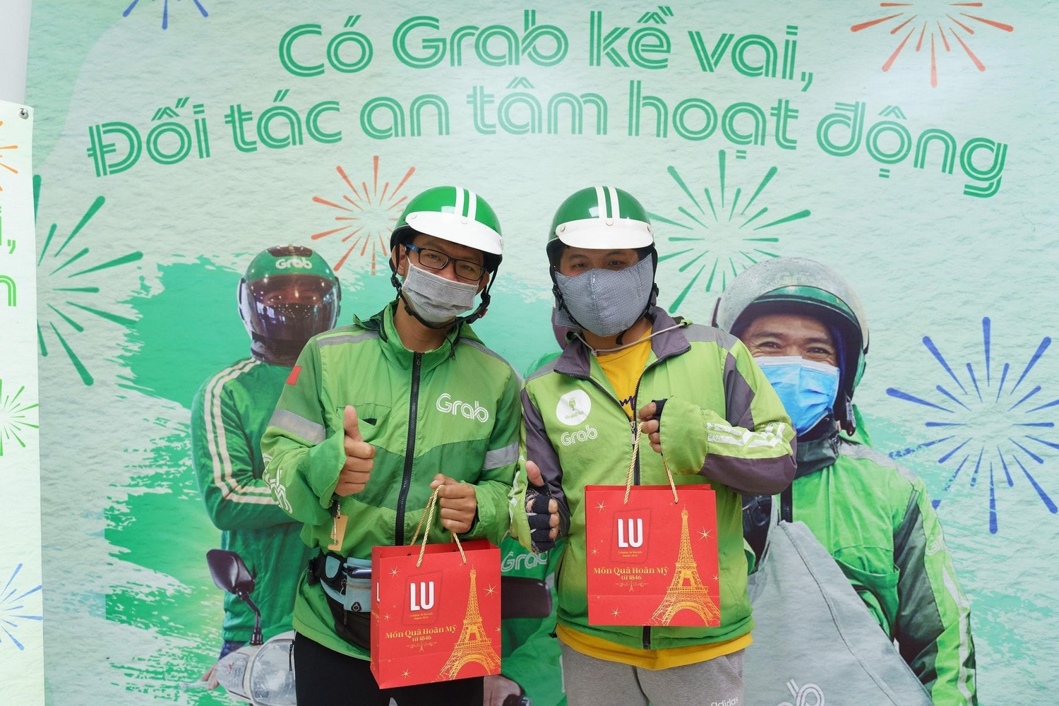 Grab trao tặng hàng nghìn phần quà cho đối tác tài xế