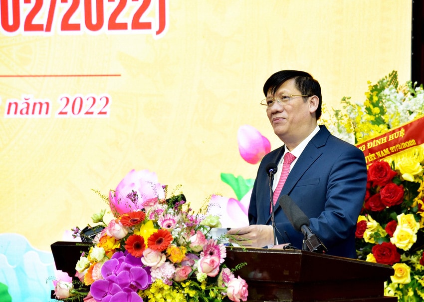 Chủ tịch Quốc hội Vương Đình Huệ thăm, chúc mừng Ngày Thầy thuốc Việt Nam tại Bệnh viện Hữu nghị Việt Đức -0