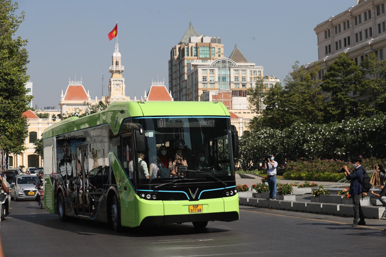 Xe buýt điện VinBus chính thức phục vụ người dân từ 9.3.2022.