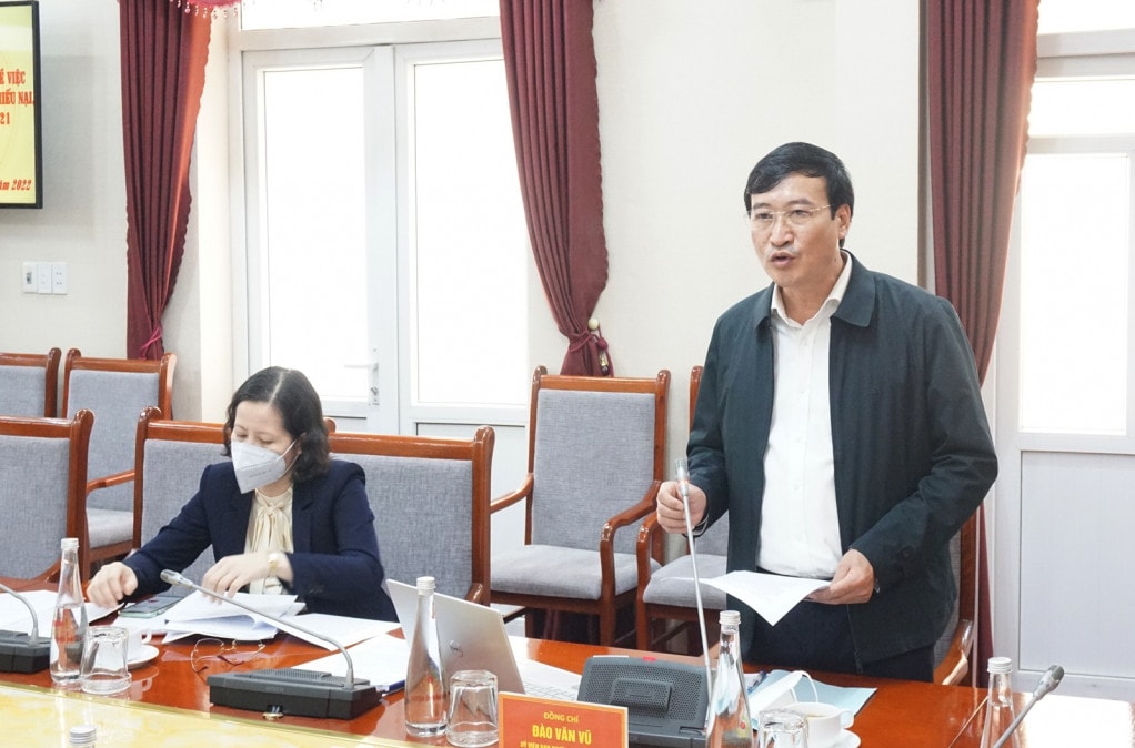 Lãnh đạo huyện Vân Đồn báo cáo việc thực hiện pháp luật về tiếp công dân, giải quyết khiếu nại, tố cáo trên địa bàn huyện