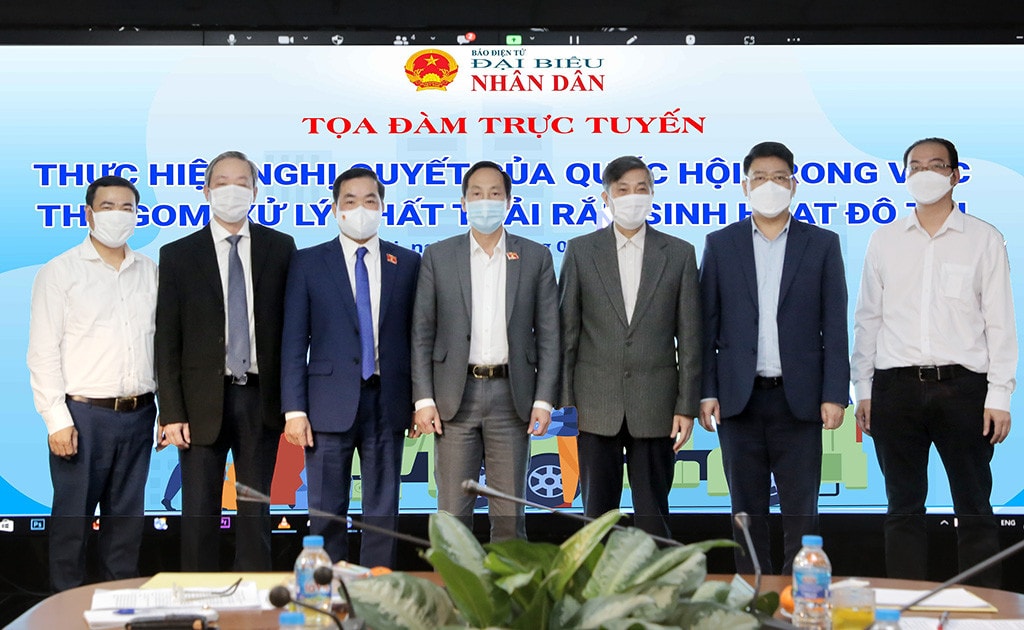 Các đại biểu tại buổi tọa đàm