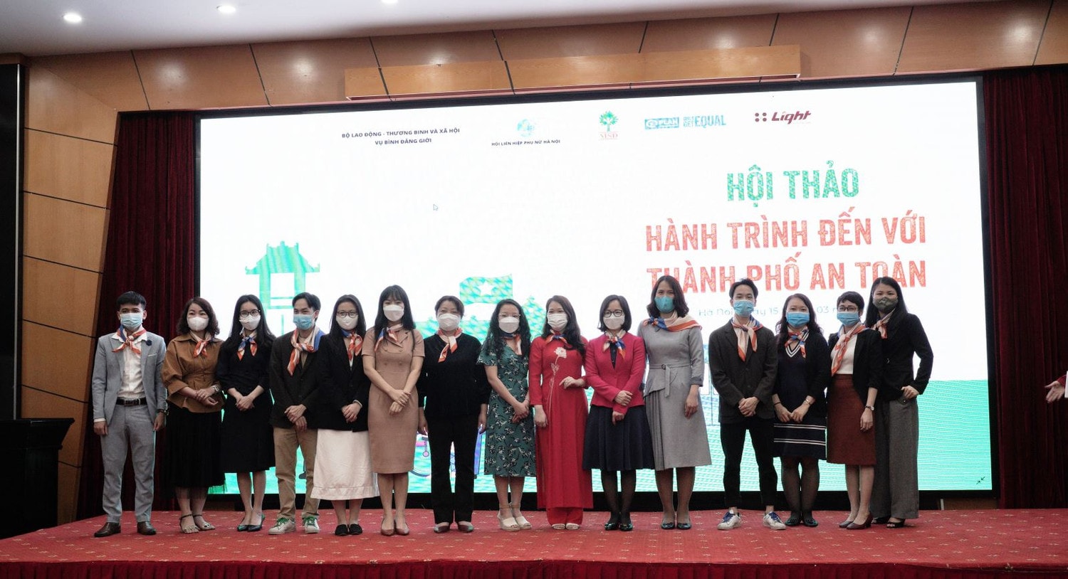Đại diện của nhiều bộ, ngành đã tham gia hội thảo.