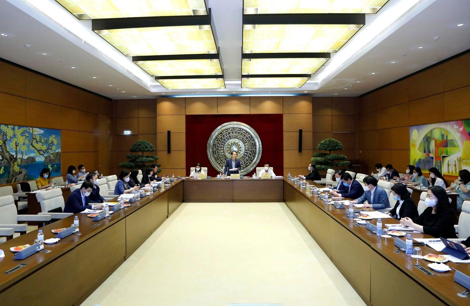 Toàn cảnh phiên họp Ảnh: Hồ Long