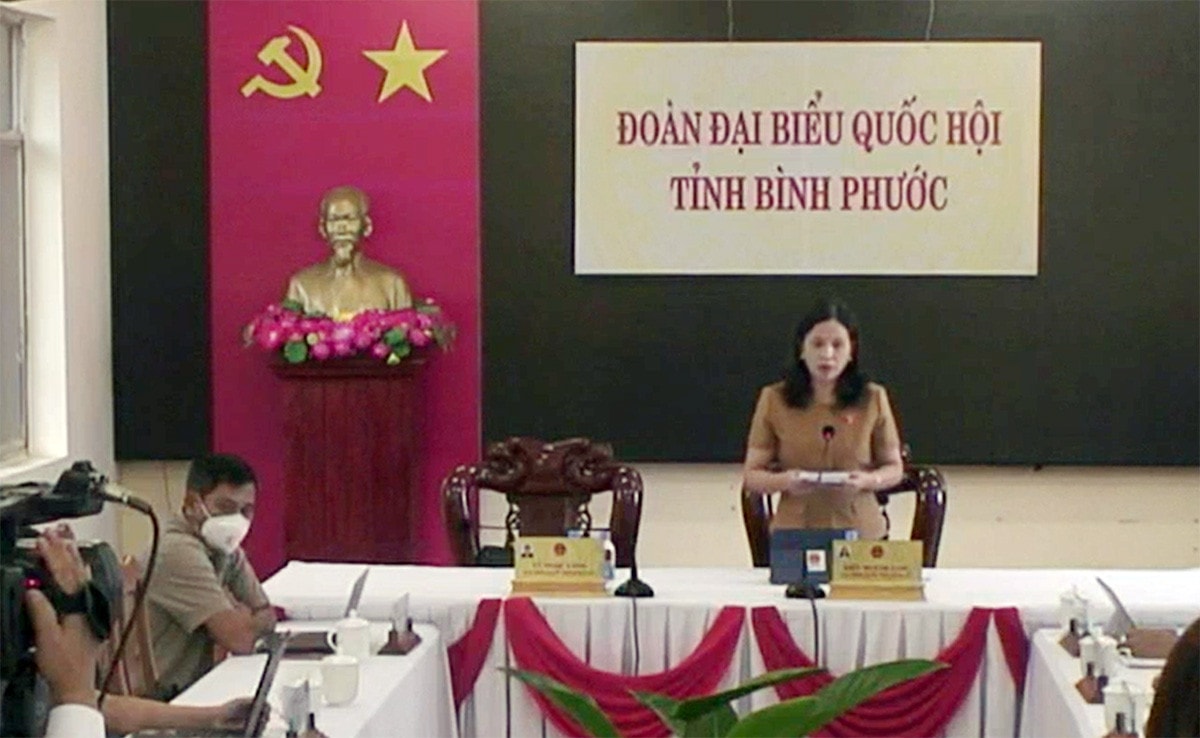 ĐBQH Điểu Huỳnh Sang (Bình Phước) tranh luận với Bộ trưởng
