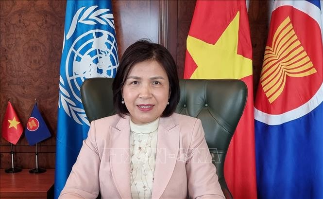 Đại sứ Lê Thị Tuyết Mai