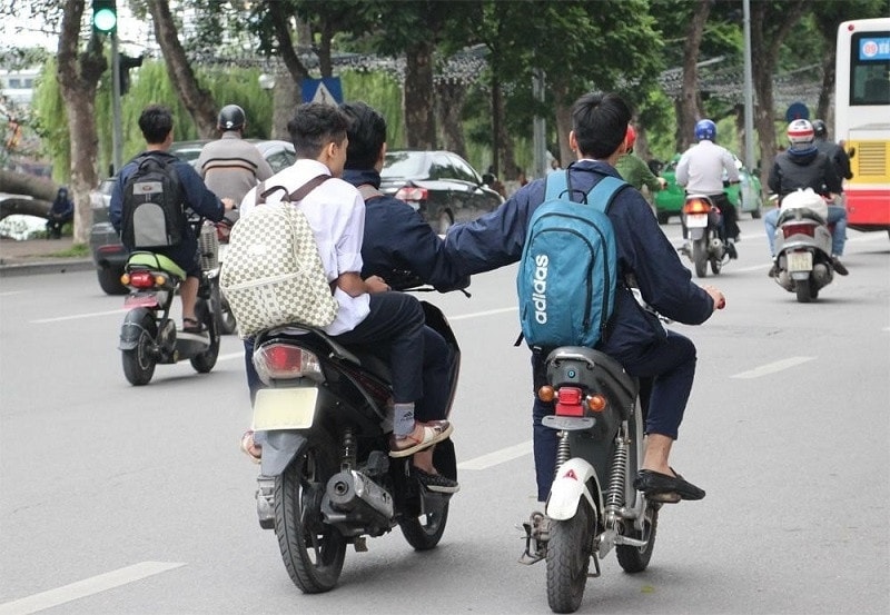 Một bộ phận thanh thiếu niên chưa có ý thức trong tham gia giao thông Nguồn: INT
