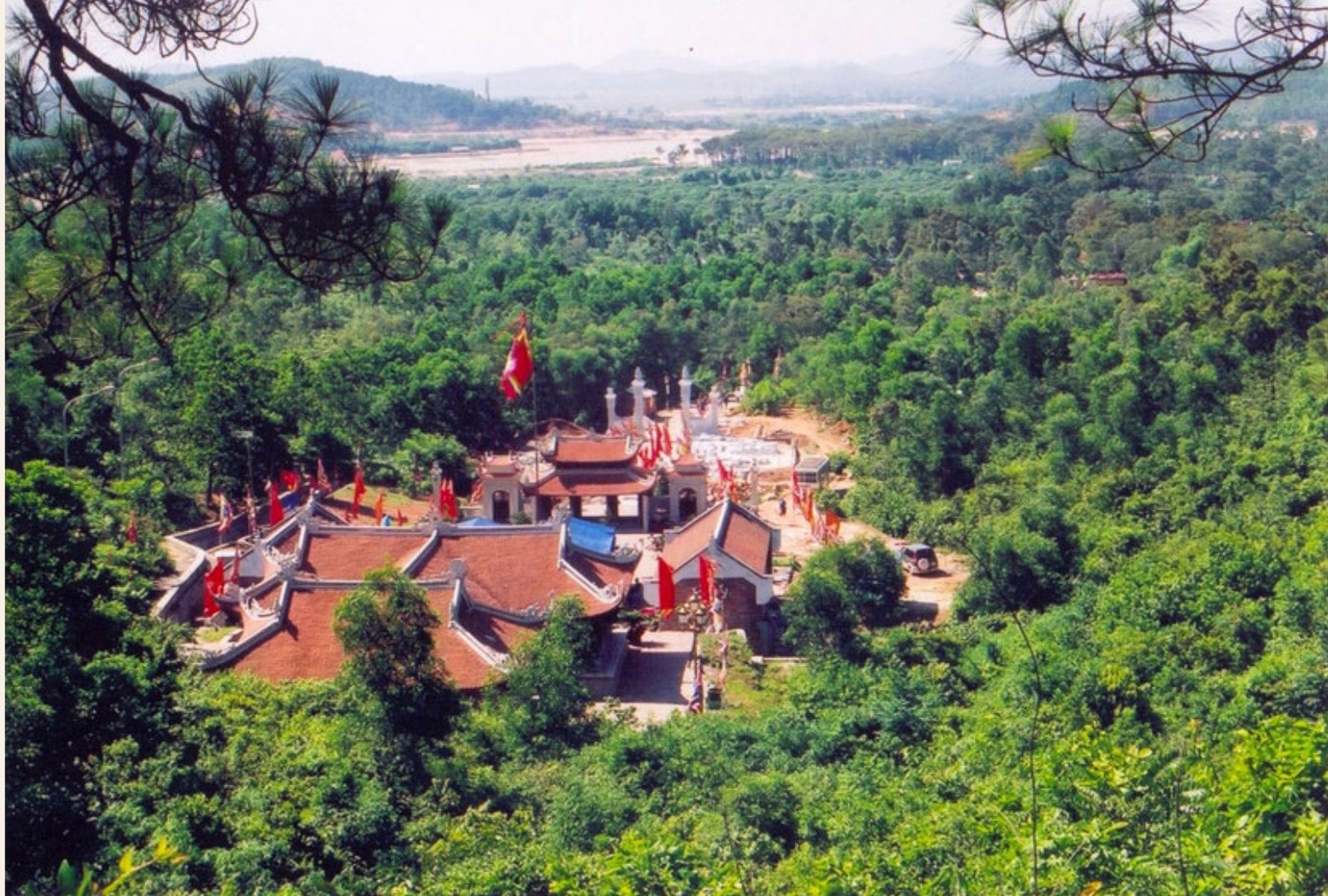 Tổng quan khu di tích Côn Sơn - Kiếp Bạc
