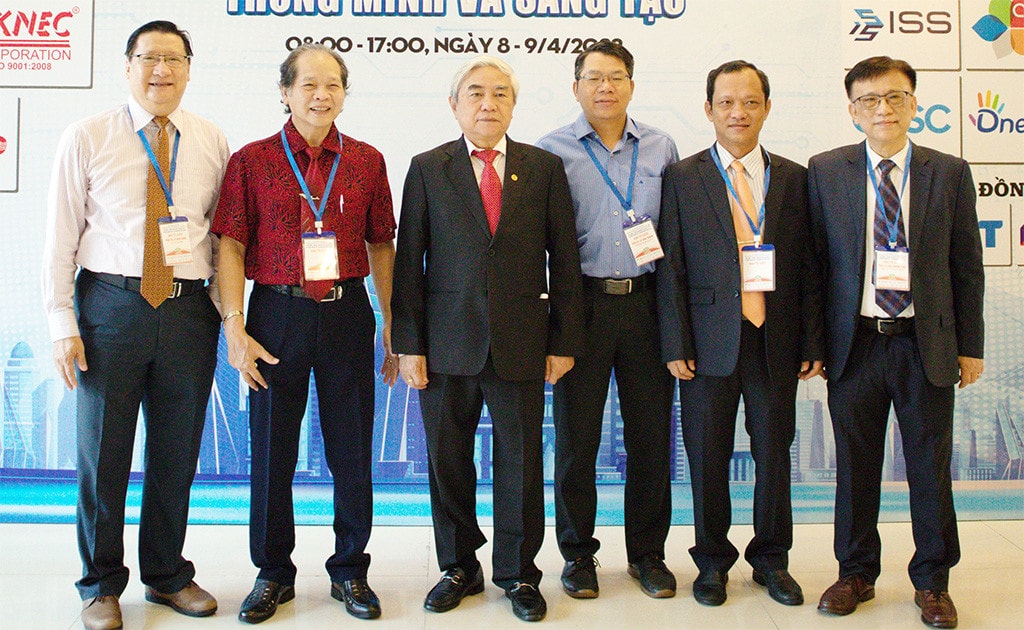 Chủ tịch Hội Tự động hóa Việt Nam, Chủ tịch Hội nghị VCCA Nguyễn Quân và các đại biểu